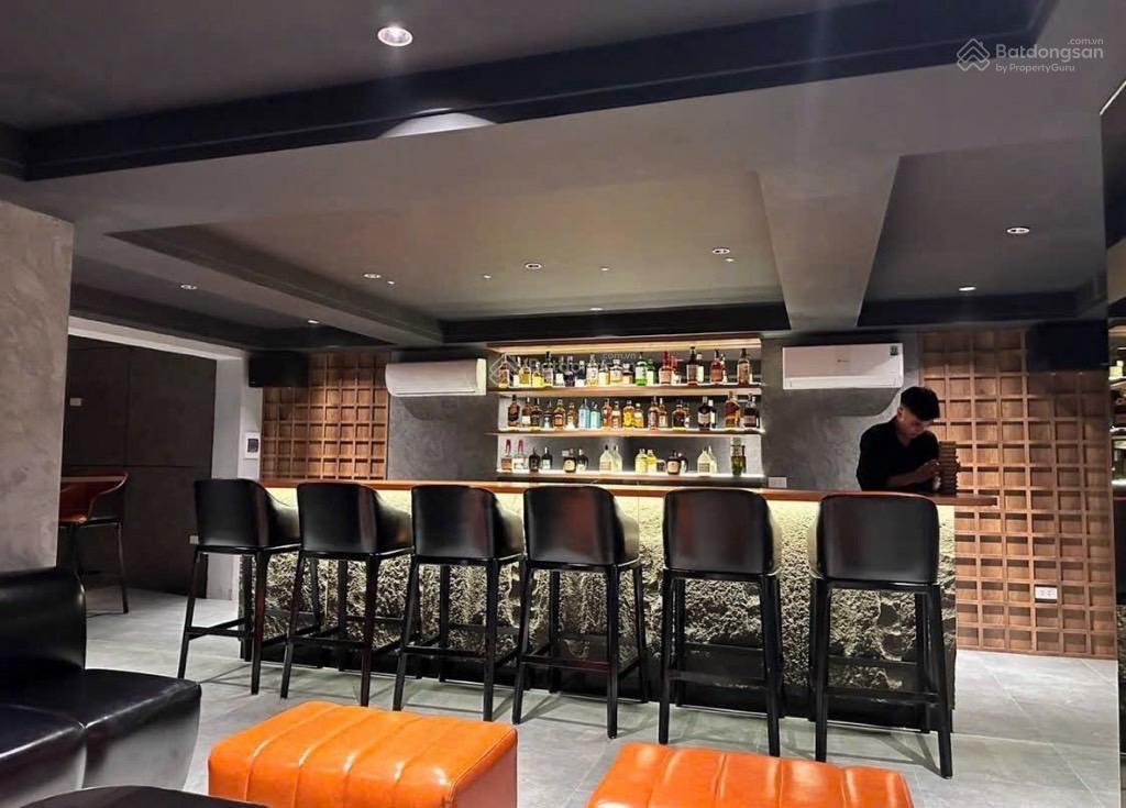 Bán nhà mặt phố nghĩa tân  dt 90m2 mt 6m  ô tô vỉa hè kinh doanh sầm uất xây 9 tầng thang máy đẹp