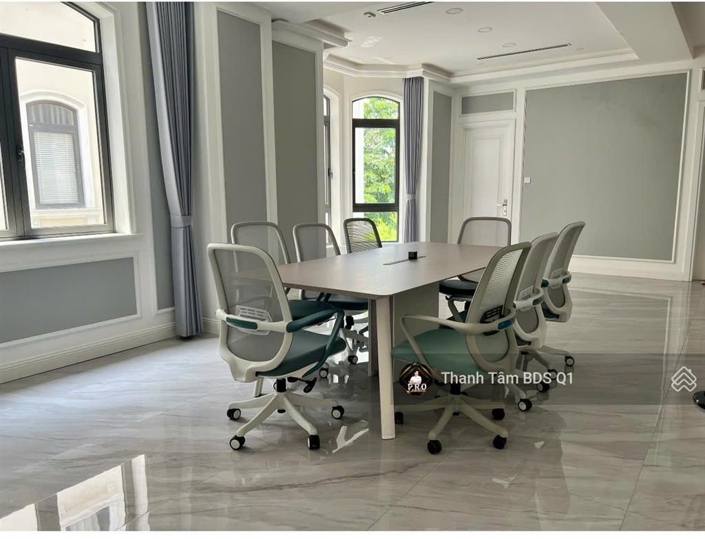 Building vp đẹp sang mt tô hiến thành, p14, q10  ngang lớn 120m2  7 tầng thang máy  hđt 100tr/th
