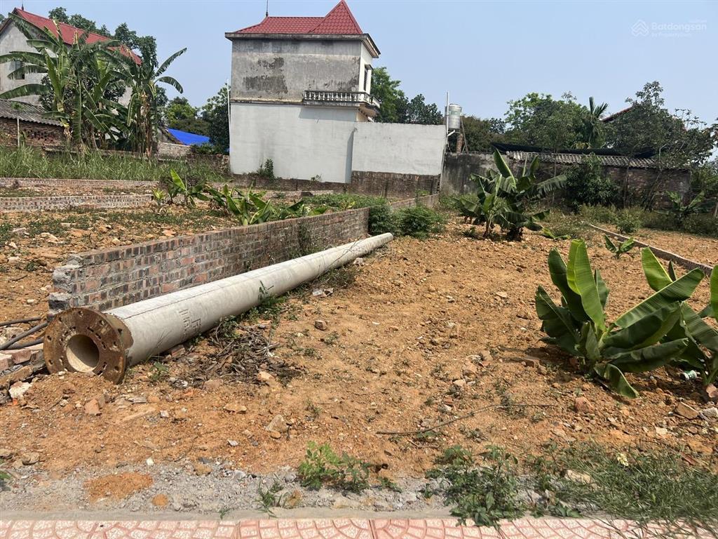 Bán lô đất 173m2 , full thổ cư, đuòng rộng 9m, tại thôn vụ bản, xã minh trí