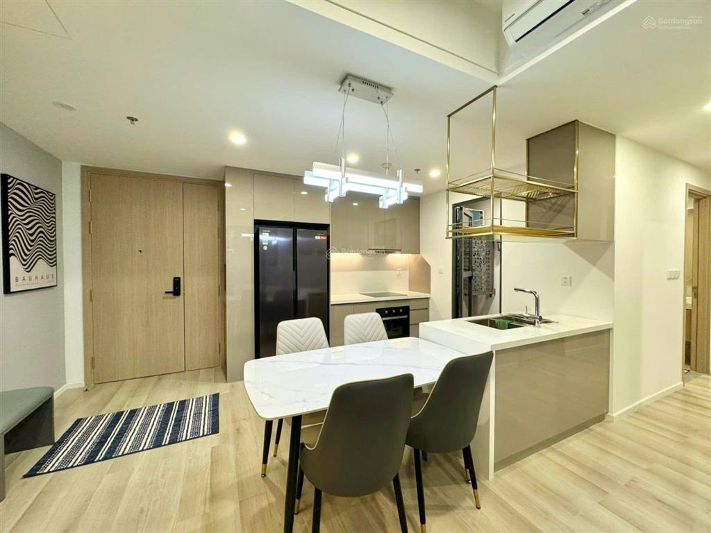 Chính chủ bán nhanh 2pn 5tỷ2 btp full nội thất luxury masteri vinhomes grand park quận 9