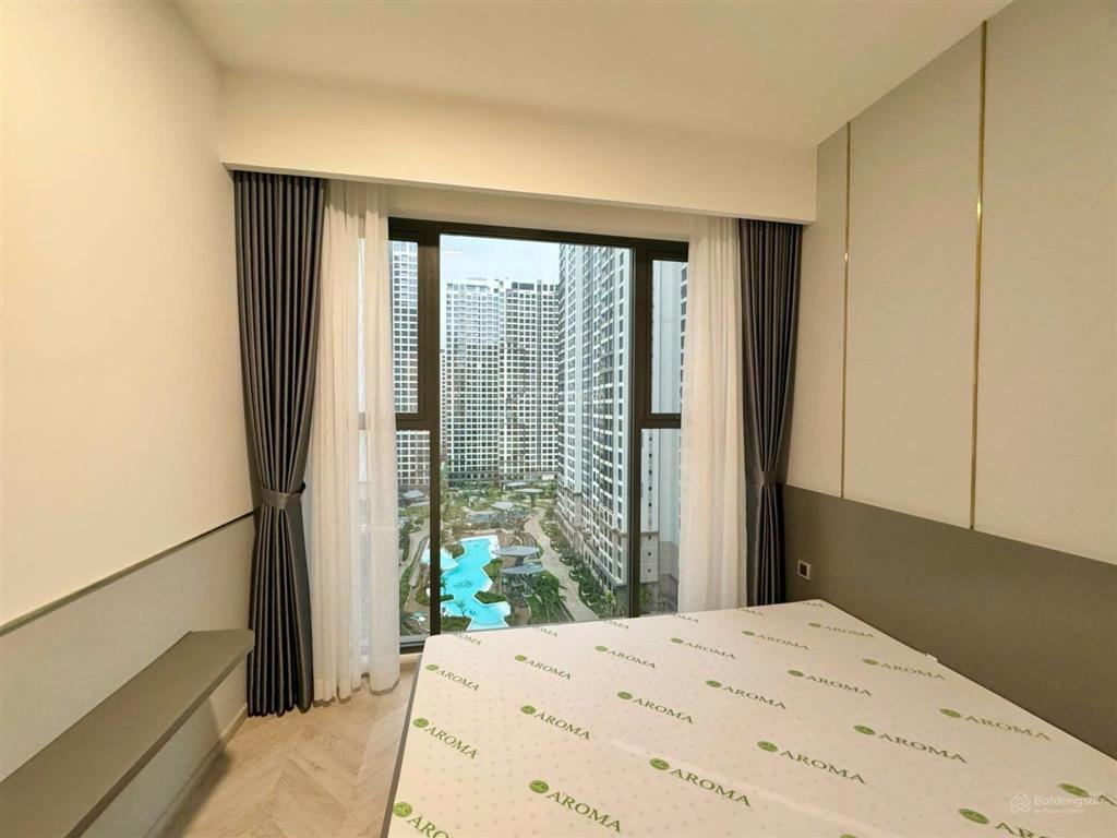Chính chủ bán nhanh 2pn 5tỷ2 btp full nội thất luxury masteri vinhomes grand park quận 9