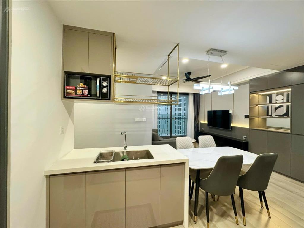 Chính chủ bán nhanh 2pn 5tỷ2 btp full nội thất luxury masteri vinhomes grand park quận 9