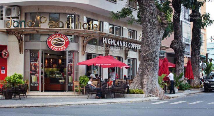 Bán nhà mặt tiền hoàng sa, quận 3  dt 20x15m, kết cấu 3 tầng, đang cho thuê 156 triệu/tháng