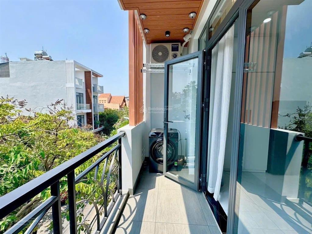 Chính chủ bán chdv yên lãng, 92m2x22pkk, thang máy, 7m ra phố, ô tô đỗ cửa, dt 110tr/th, pccc