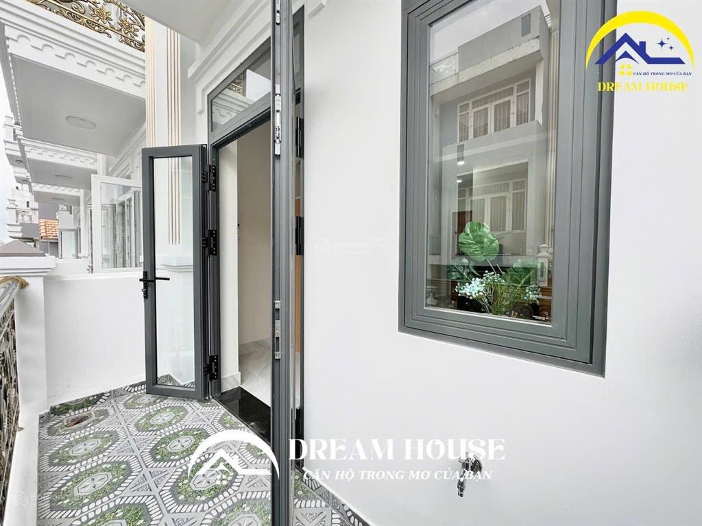 Cho thuê căn hộ dịch vụ mới xây full nội thất, ngay ngã tư bốn xã