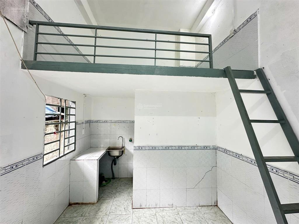 Cho thuê phòng trọ cực thoáng, có gác cao gần trường kinh tế luật  đh ngân hàng