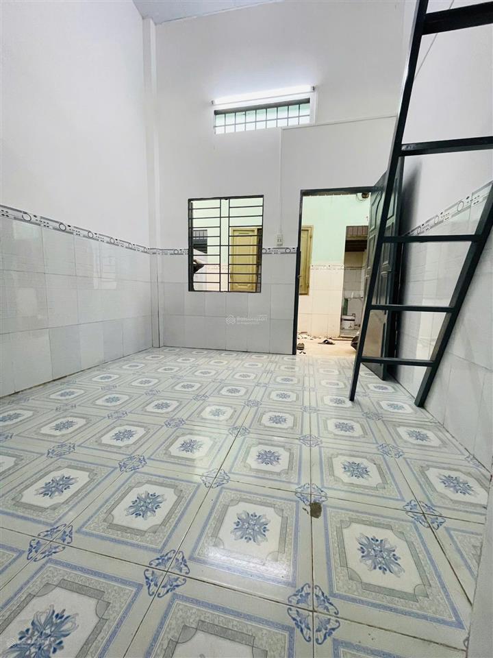 Phòng trọ có gác cao, cực thoáng, ngay cầu vượt linh xuân, ngay làng đại học thủ đức