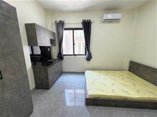 Cho thuê căn hộ dịch vụ cao cấp full nội thất có cửa sổ trời, gần aeon tân phú