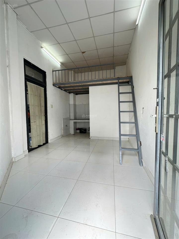Cho thuê phòng trọ có gác, rộng 30m2 nằm ngay đường nguyễn duy trinh