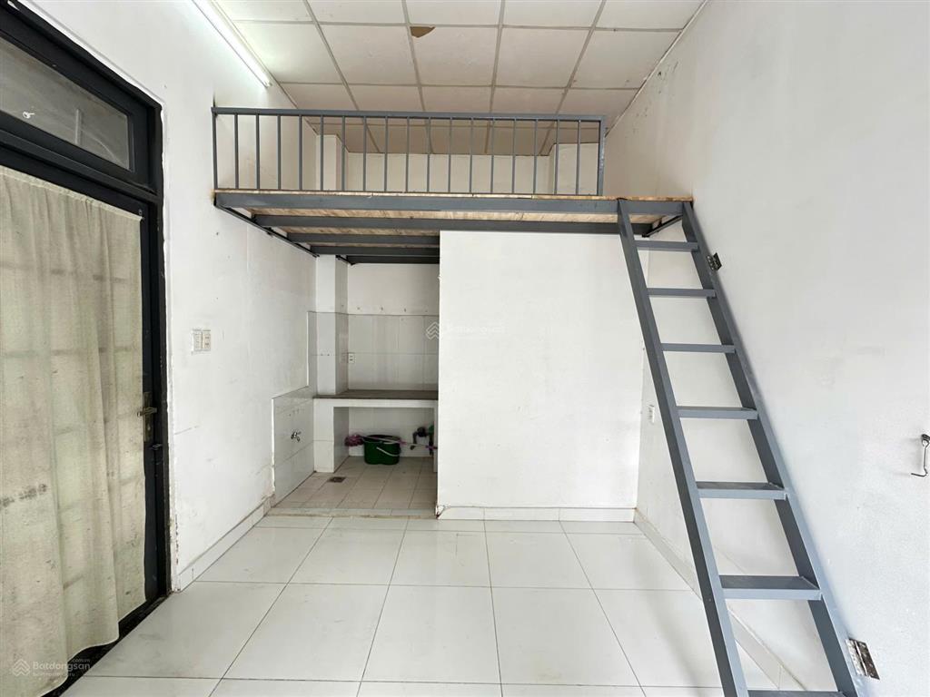 Cho thuê phòng trọ có gác, rộng 30m2 nằm ngay đường nguyễn duy trinh