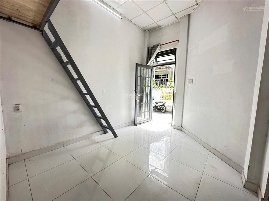 Cho thuê phòng trọ có gác, rộng 30m2 nằm ngay đường nguyễn duy trinh