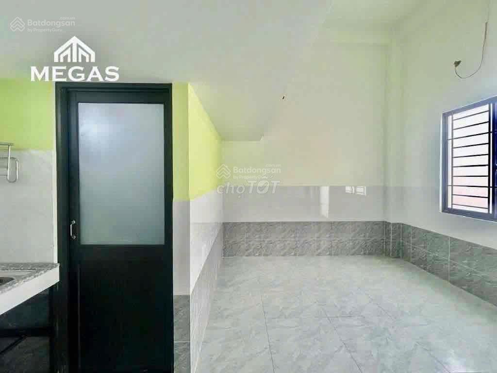 Phòng trọ mới xây ngay đường nguyễn tri phương, kế bên chợ xóm vắng, làng đại học