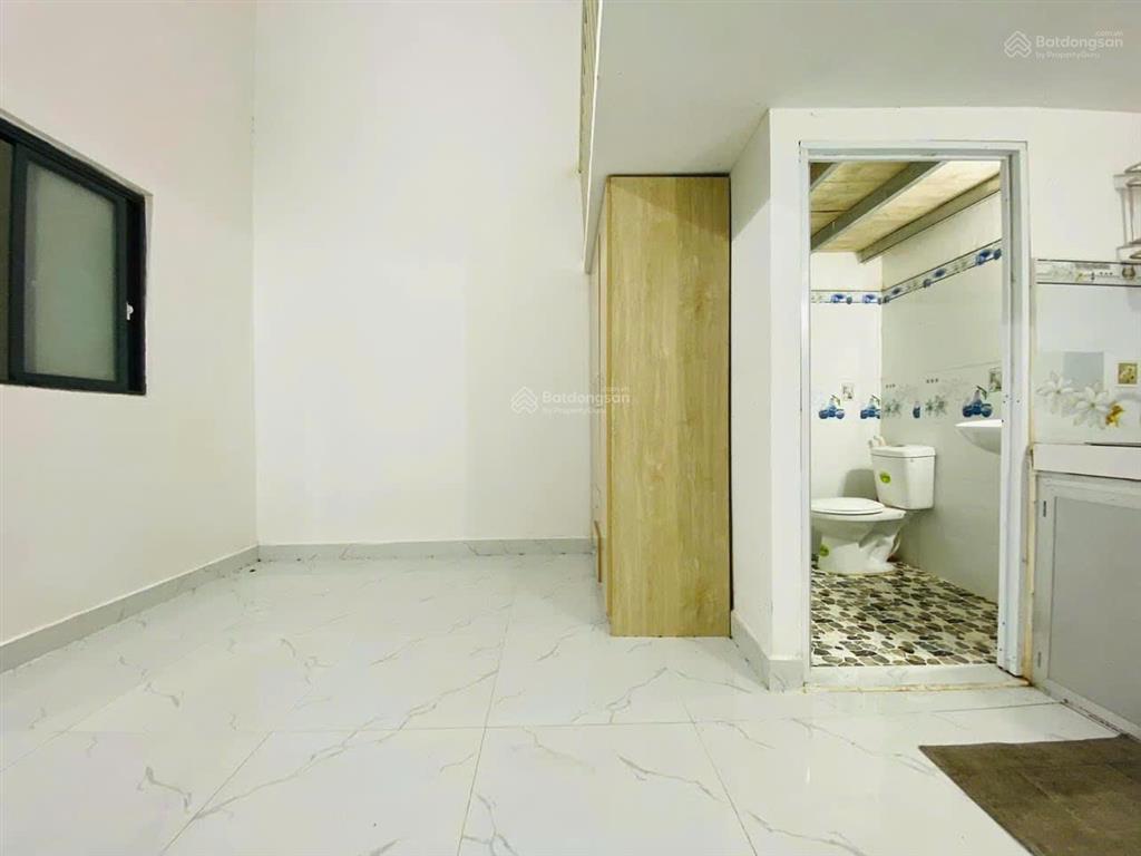 Phòng trọ mới xây, có gác cực thoáng, ngay trường đại học giao thông vận tải cơ sở tphcm