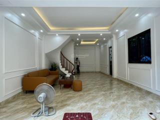 Siêu hiếm mặt ngõ oto tránh thông kd trung tâm ba đình, văn cao 50m2 x7t thang máy giá nhỉnh 17 tỷ