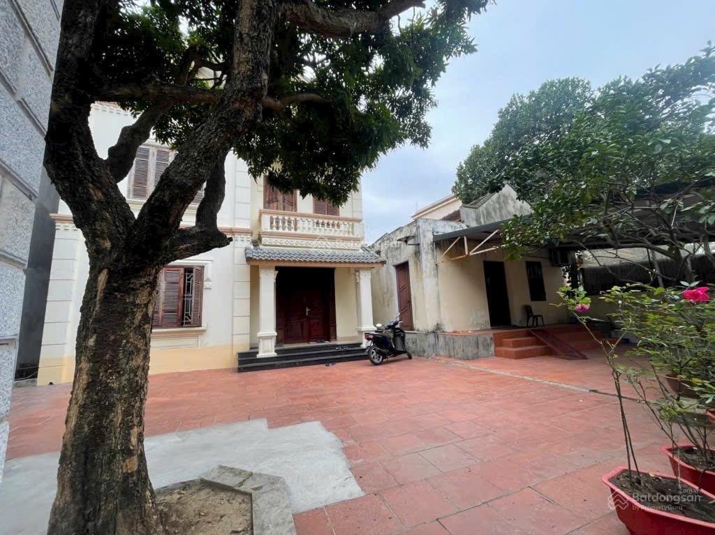 Bán nhà đất tổ 4 giang biên mt khủng ôtô tránh chủ bán gấp giảm giá sốc 2 phương án linh hoạt