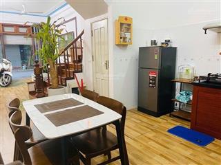 Nhà đẹp dân xây vỉa hè ô tô tránh 42,5m2 4 tầng 3pn hướng đông ôtô đỗ ngày đêm trước nhà giang biên