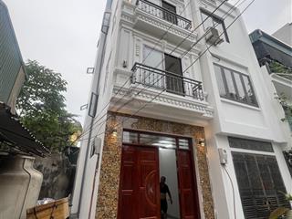 Bán nhà đẹp giang biên lô góc ô tô đỗ cửa ô chờ thang máy mới khách về ở luôn