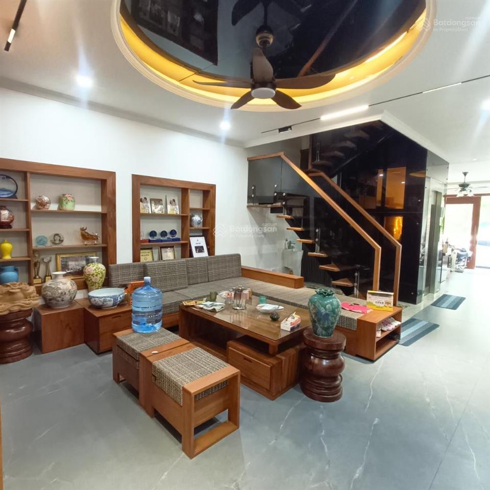Bán nhà đẹp nhất khu tái định cư giang biên phạm khắc quảng 6 tầng gara ô tô thang máy