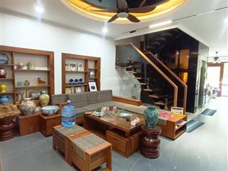 Bán nhà đẹp nhất khu tái định cư giang biên phạm khắc quảng 6 tầng gara ô tô thang máy