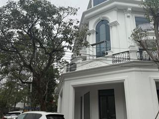 Cực phẩm lô góc bán biệt thự kđt sài đồng, long biên view hồ view công viên thang máy 230m2
