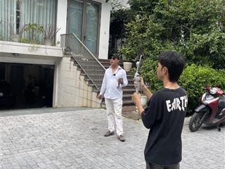 Chị gái em muốn bán căn biệt thự song lập khai sơn hill nội thất nhập khẩu mỹ