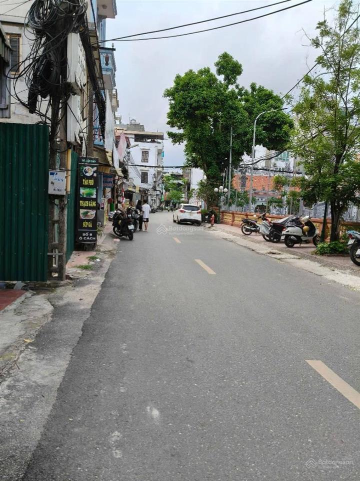 Bán mảnh đất mặt phố ô cách vị trí đẹp kinh doanh 66m hướng hồ đường 2 ô tô tránh sổ vuông vắn