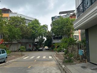 Bán lô đất tái định cư giang biên 56m2 mt 5,01m vỉa hè ô tô tránh view vườn hoa rất hiếm