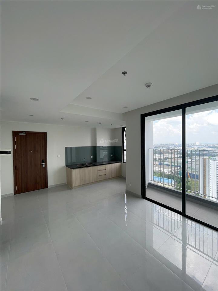 Ngộp lỗ hơn 400 triệu, bán 2,95 tỷ căn góc 2pn view landmark 81 cc lê phong. trần hàn vũ