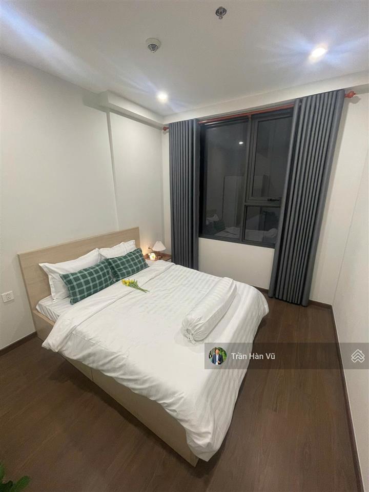 Bán lỗ hơn 300 triệu, chính chủ cần ra căn hộ 2 phòng ngủ full nt chỉ 2,4 tỷ cc cao cấp lê phong