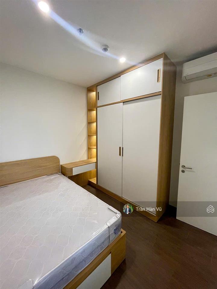 Cho thuê căn hộ 2 phòng ngủ full nội thất siêu sang xịn mới 100% cc cao cấp the emerald golf view