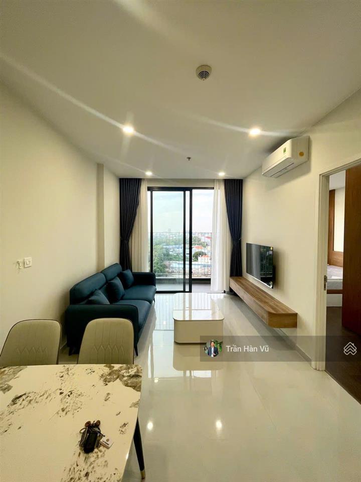 Cho thuê căn hộ 2 phòng ngủ full nội thất siêu sang xịn mới 100% cc cao cấp the emerald golf view
