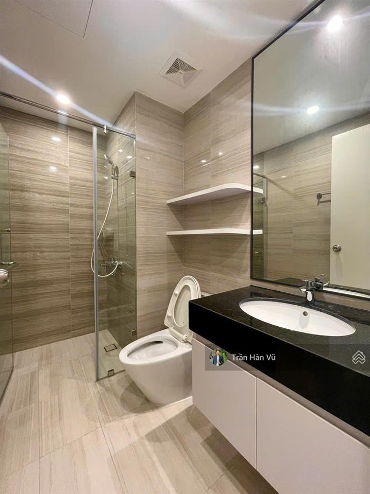 Cho thuê căn hộ 2 phòng ngủ full nội thất siêu sang xịn mới 100% cc cao cấp the emerald golf view