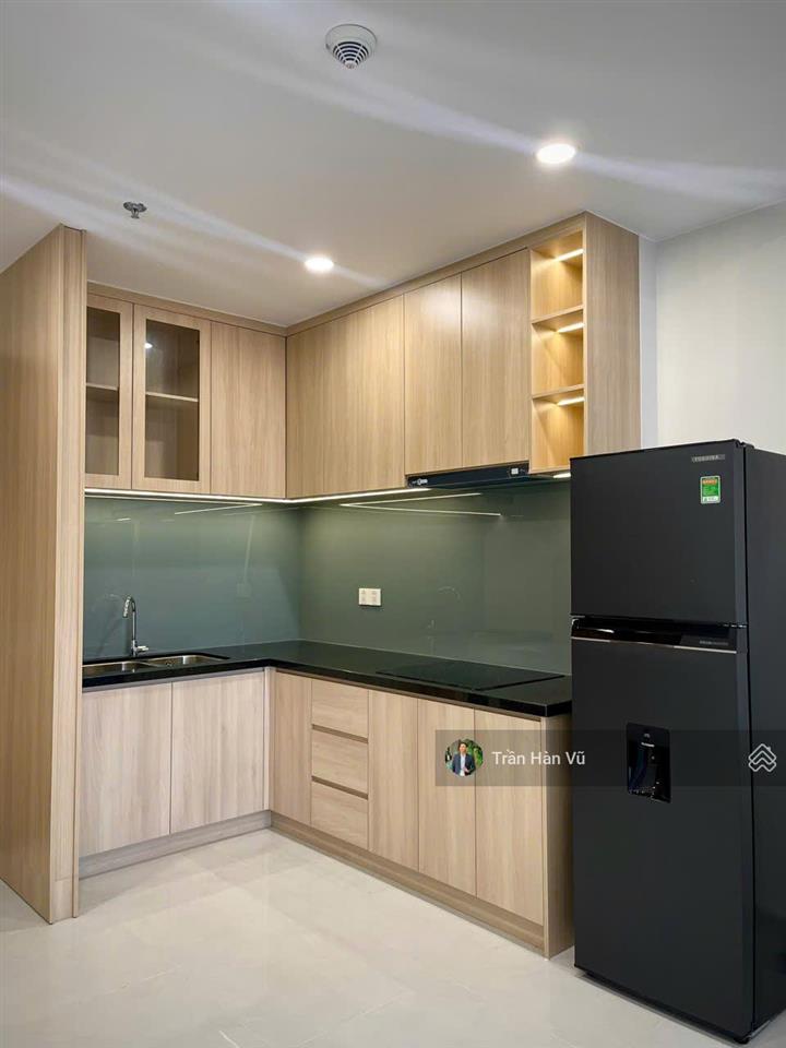 Cho thuê căn hộ 2 phòng ngủ full nội thất siêu sang xịn mới 100% cc cao cấp the emerald golf view
