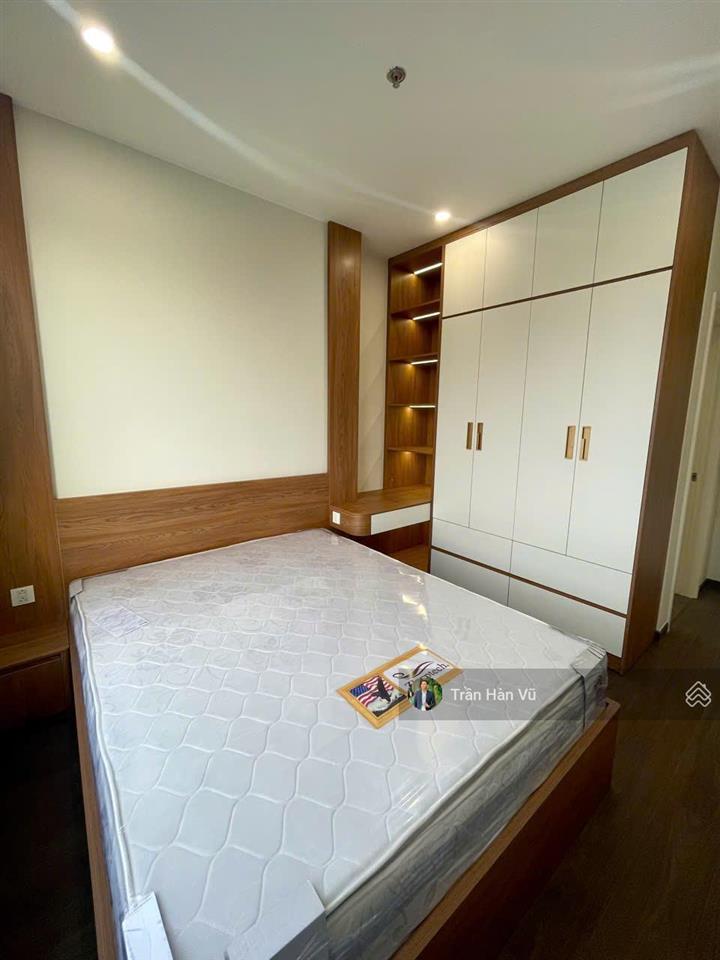 Cho thuê căn hộ 2 phòng ngủ full nội thất siêu sang xịn mới 100% cc cao cấp the emerald golf view