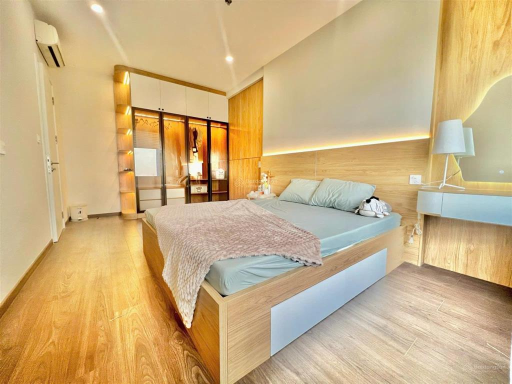 Chủ bán nhanh căn hộ 1 phòng ngủ full nội thất chỉ 2,35 tỷ cc the emerald golf view  trần hàn vũ
