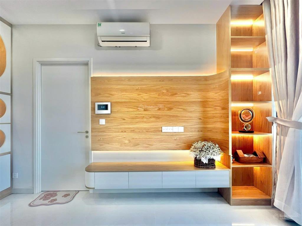 Chủ bán nhanh căn hộ 1 phòng ngủ full nội thất chỉ 2,35 tỷ cc the emerald golf view  trần hàn vũ