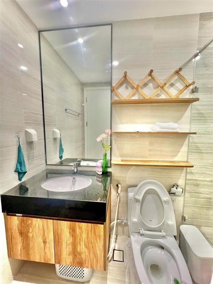 Chủ bán nhanh căn hộ 1 phòng ngủ full nội thất chỉ 2,35 tỷ cc the emerald golf view  trần hàn vũ
