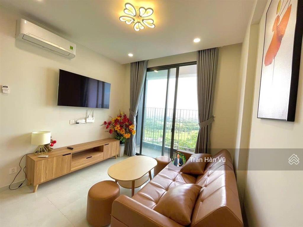 Chính chủ bán căn hộ 1 phòng ngủ full nội thất đang có hđ thuê the emerald golf view