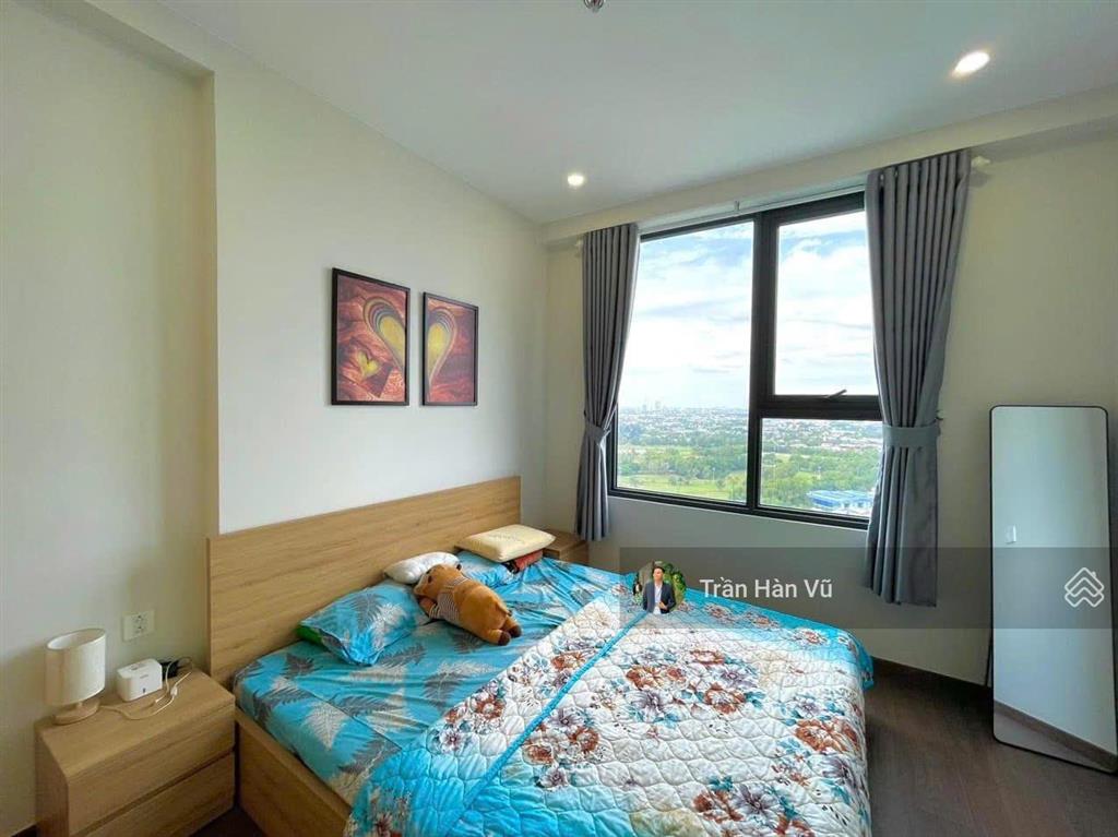 Chính chủ bán căn hộ 1 phòng ngủ full nội thất đang có hđ thuê the emerald golf view