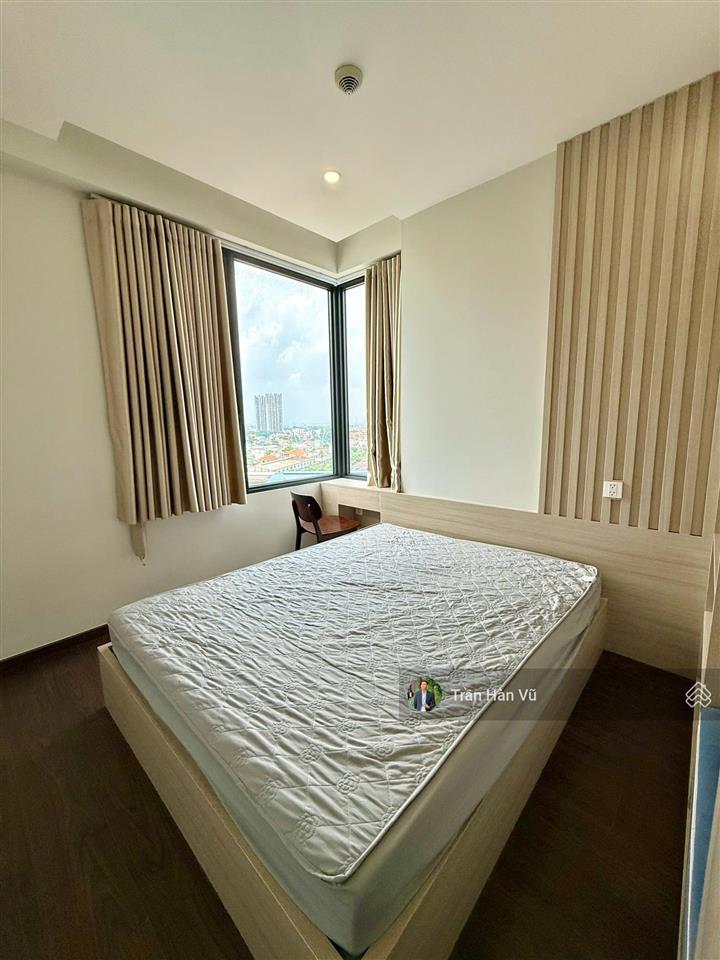 Sang nhượng giá tốt bán căn hộ 2pn góc full nội thất chung cư the emerald golf view