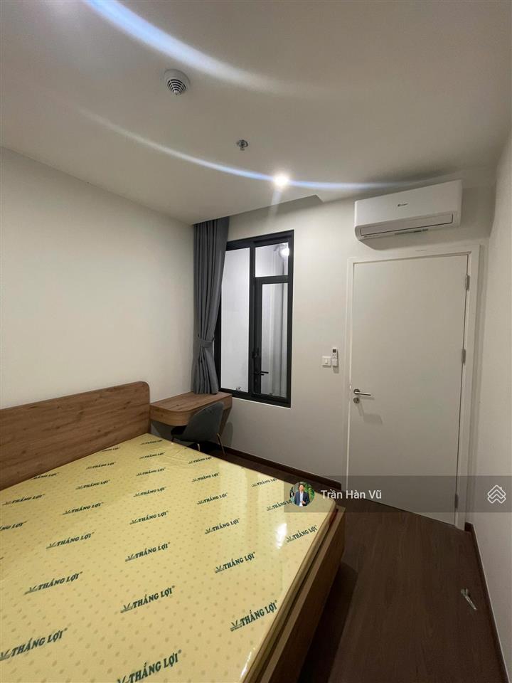 Giá tốt chính chủ bán căn hộ 2pn1wc full nội thất có hđ thuê sẵn cc the emerald golf view