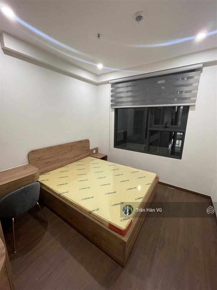 Giá tốt chính chủ bán căn hộ 2pn1wc full nội thất có hđ thuê sẵn cc the emerald golf view