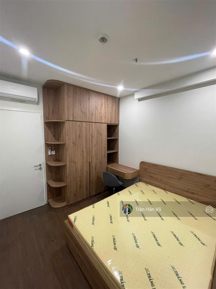 Giá tốt chính chủ bán căn hộ 2pn1wc full nội thất có hđ thuê sẵn cc the emerald golf view