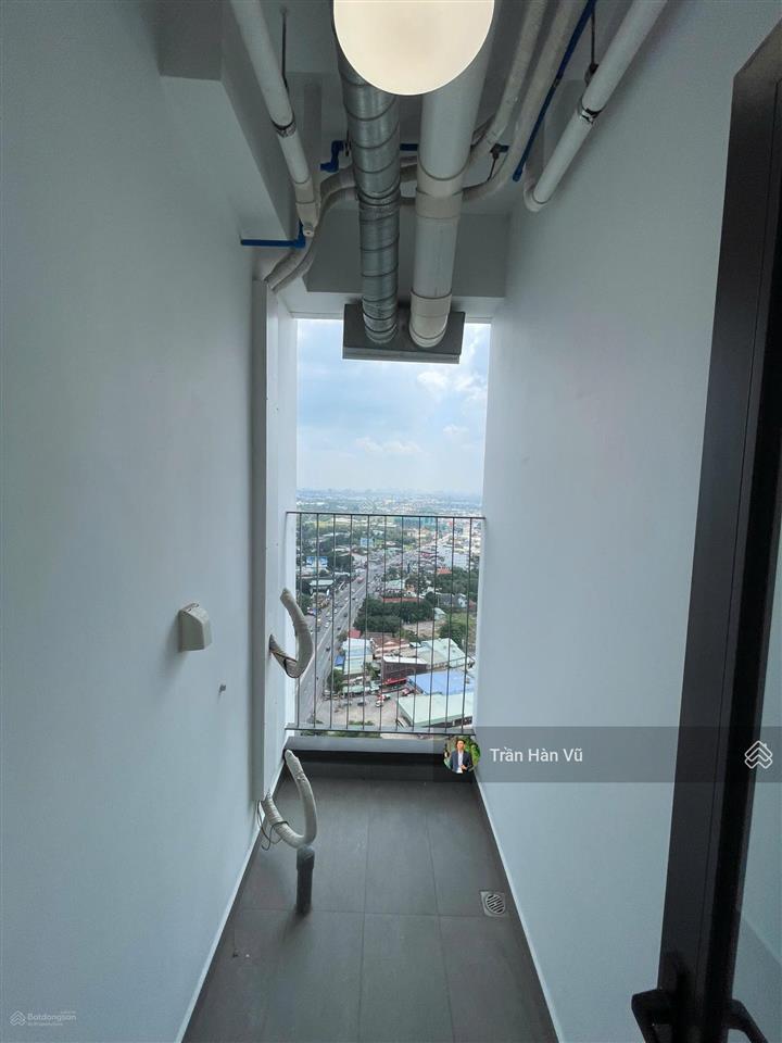 Chính chủ ra gấp căn hộ góc 2 phòng ngủ view siêu đẹp chung cư the emrald golf view