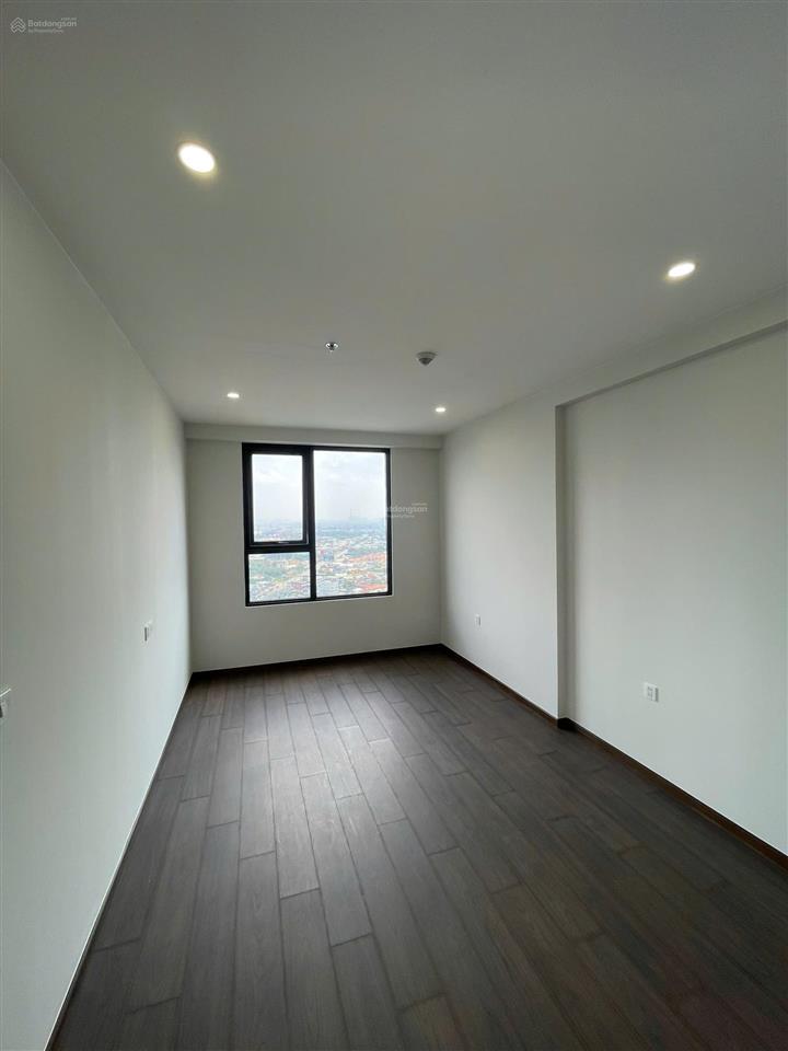 Chính chủ ra gấp căn hộ góc 2 phòng ngủ view siêu đẹp chung cư the emrald golf view