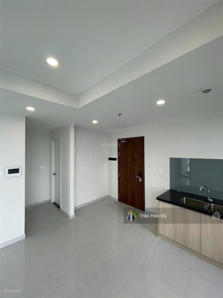 Chính chủ ra gấp căn hộ góc 2 phòng ngủ view siêu đẹp chung cư the emrald golf view
