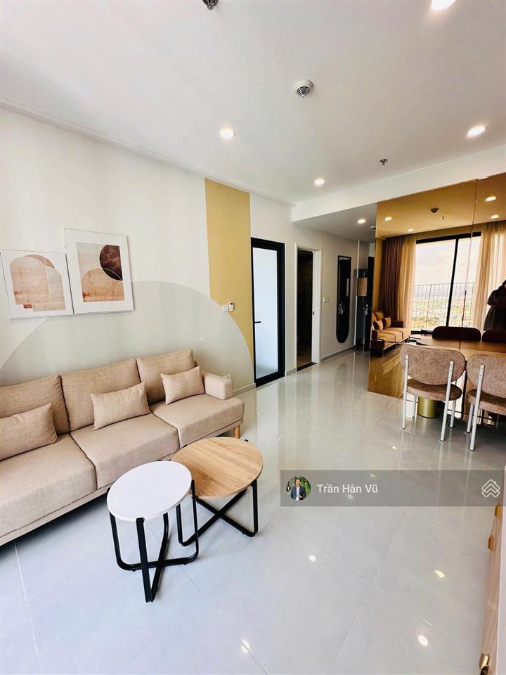 Chính chủ cần ra gấp căn hộ 2 phòng ngủ đầy đủ nội thất cc emerald golf view