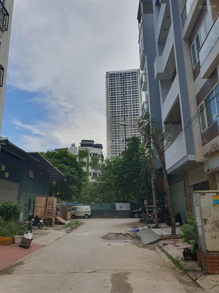 Còn sót lô dv vạn phúc, dãy mặt sau him lam, không lỗi lầm gì, có nhà cấp 4 kiên cố 13.9 tỷ