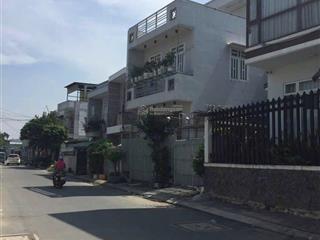 Biệt thự mặt tiền đường 11, trường thọ, ngang 8,5m mà giá chỉ hơn 11 tỷ quá rẻ luôn ạ!
