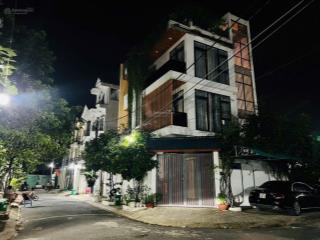 Nhà đẹp đường 175, 3 tầng khu nhà phố liền kề, dân trí cao mà giá chỉ 6,35 tỷ, ngon lắm ạ